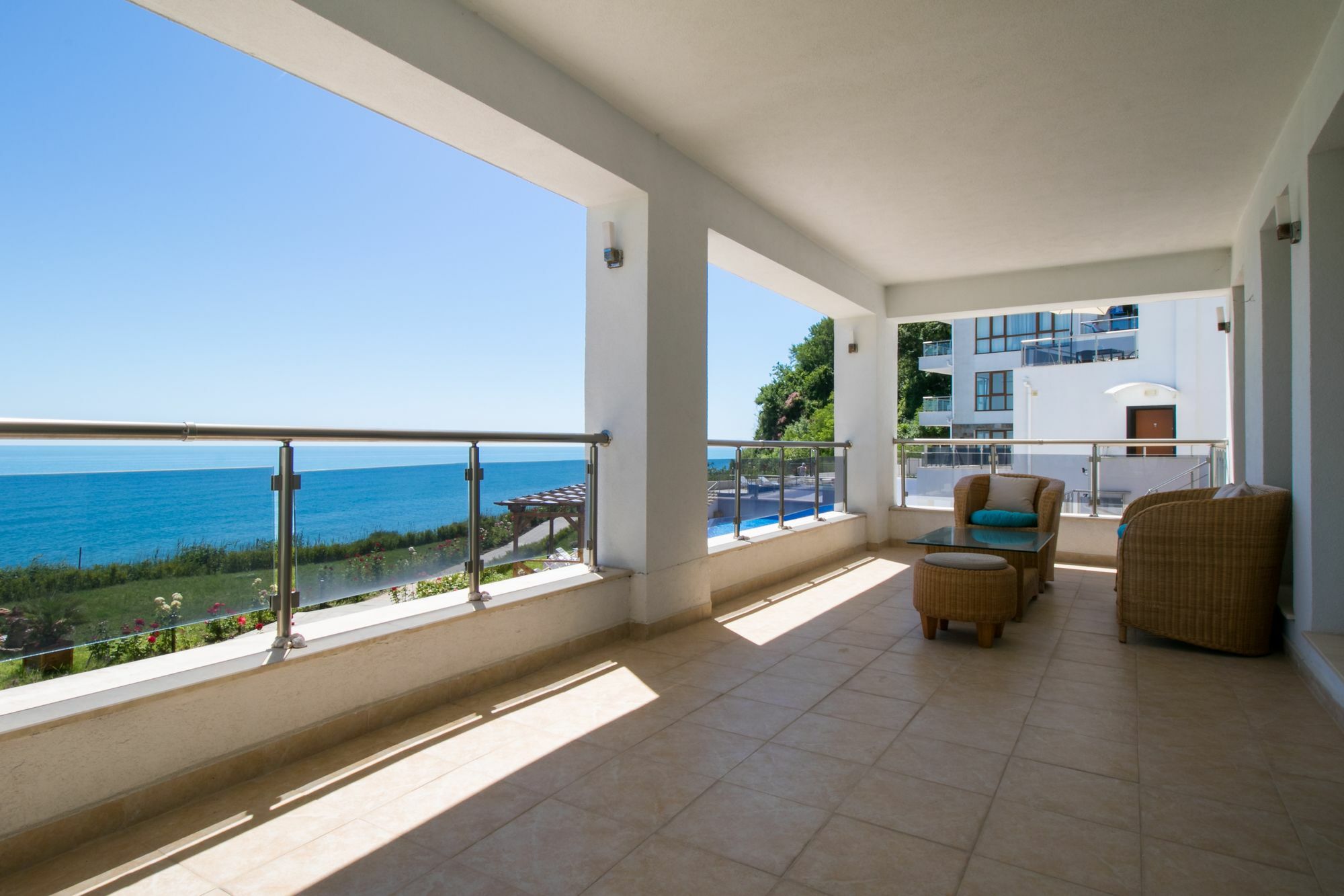 Byala Vista Cliff Apartments Экстерьер фото